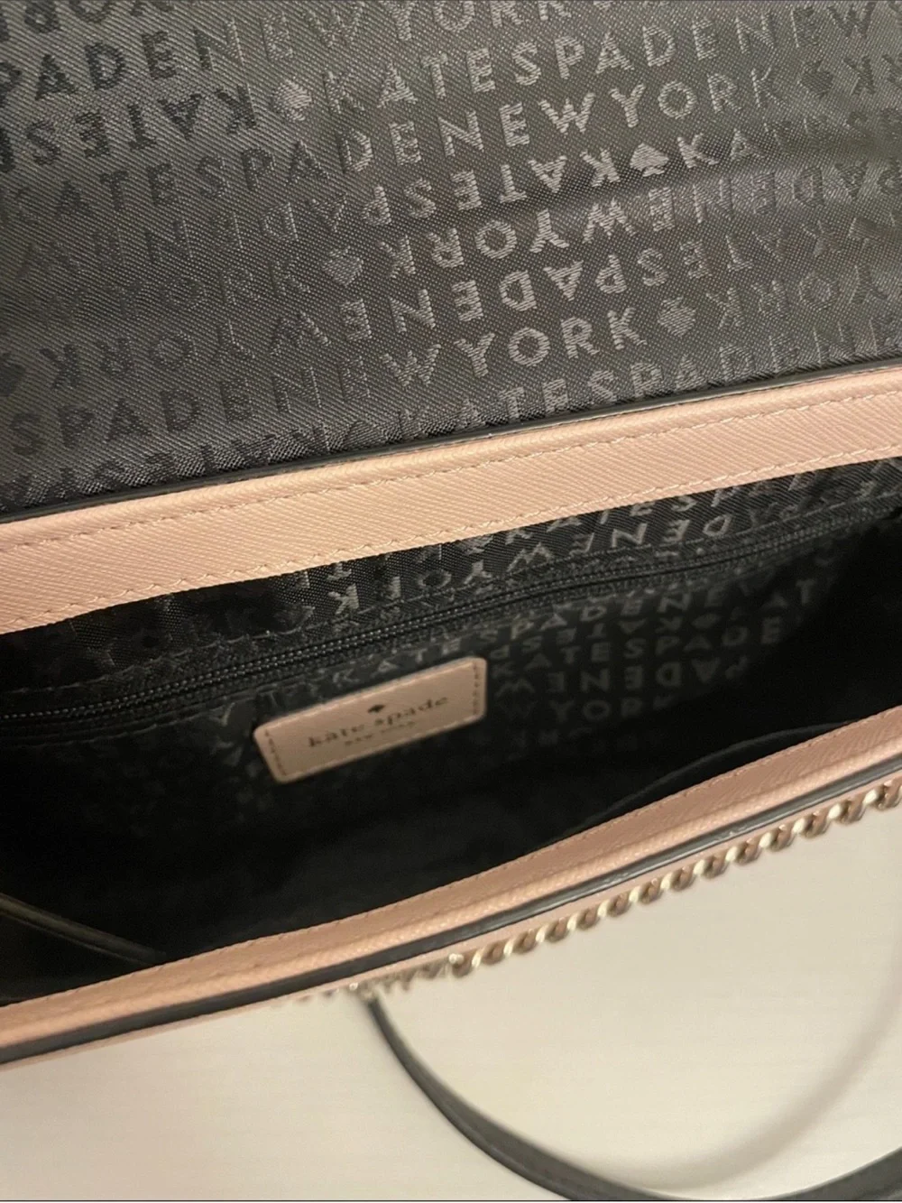 kate spade Black and Blush Twotone Crossbody leather strap and chain  like NEW